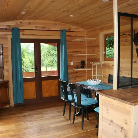 Κάμπινγκ La Roulotte D'ala-daims