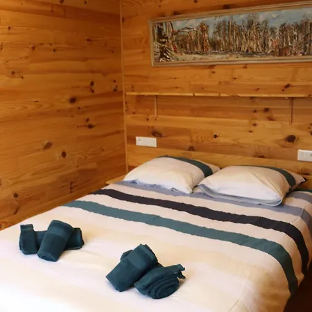 La Roulotte D'ala-daims Κάμπινγκ *